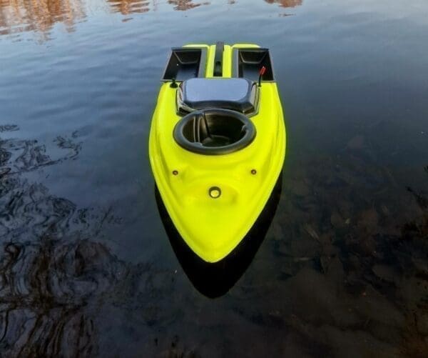 Futterboot mit Streusystem Navomodel Pescuit Cu Centrifuga